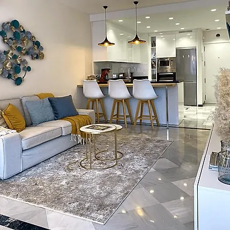 Fantastic 2 Minutes Walk From The 4* Marbella