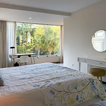 Hotel Fantastic 2 Minutes Walk From The 4*