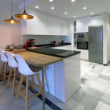 Fantastic 2 Minutes Walk From The Marbella